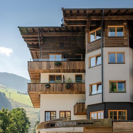 Hotel Das Zwoelferhaus ザールバッハ・ヒンターグレム エクステリア 写真