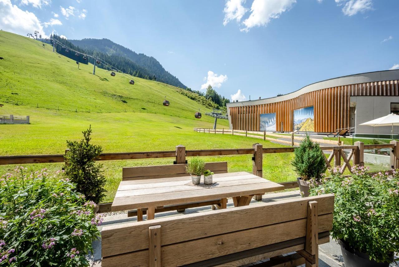 Hotel Das Zwoelferhaus ザールバッハ・ヒンターグレム エクステリア 写真