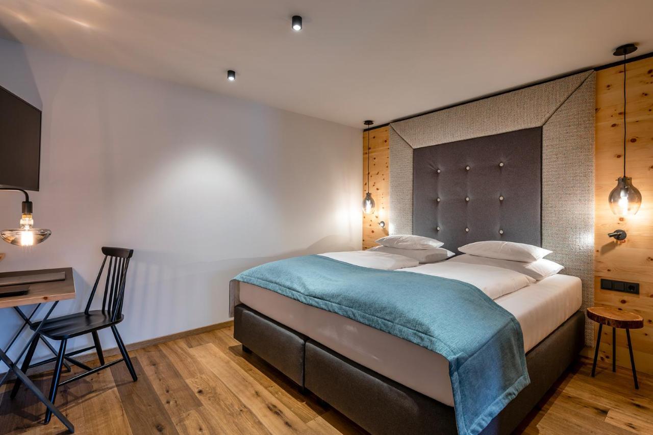 Hotel Das Zwoelferhaus ザールバッハ・ヒンターグレム エクステリア 写真