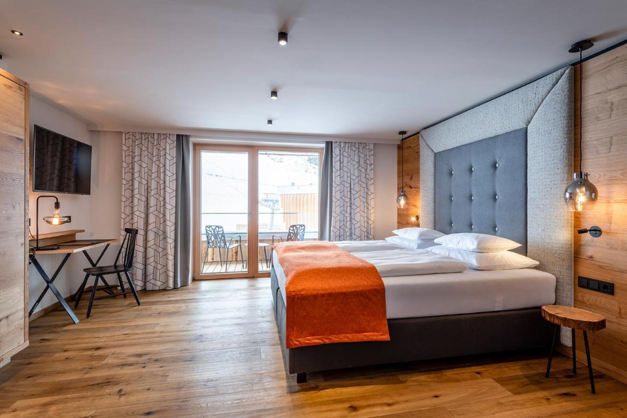 Hotel Das Zwoelferhaus ザールバッハ・ヒンターグレム エクステリア 写真