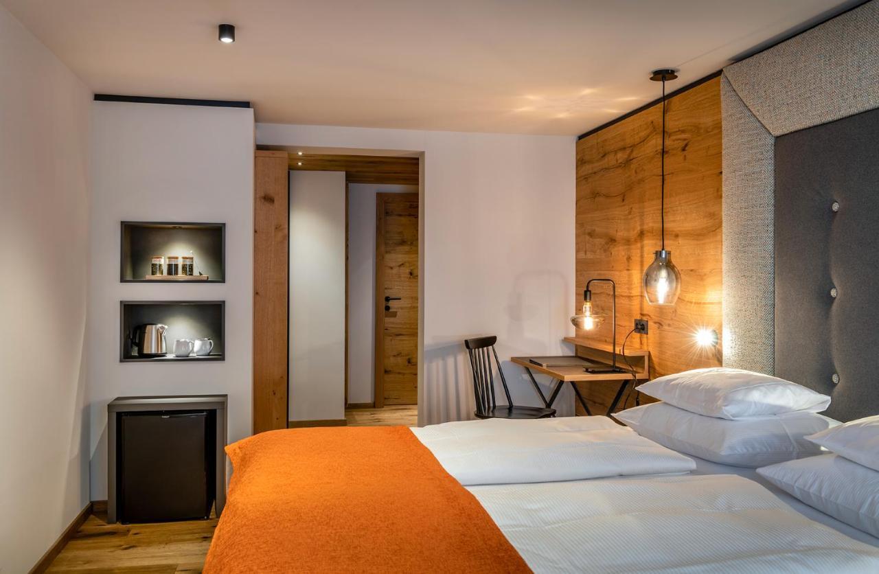 Hotel Das Zwoelferhaus ザールバッハ・ヒンターグレム エクステリア 写真