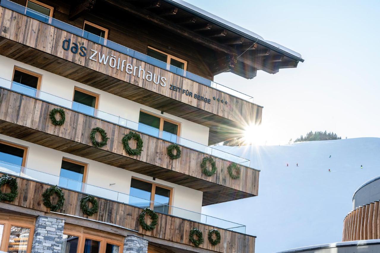 Hotel Das Zwoelferhaus ザールバッハ・ヒンターグレム エクステリア 写真