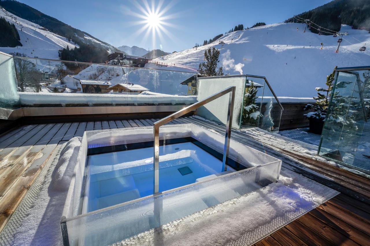 Hotel Das Zwoelferhaus ザールバッハ・ヒンターグレム エクステリア 写真